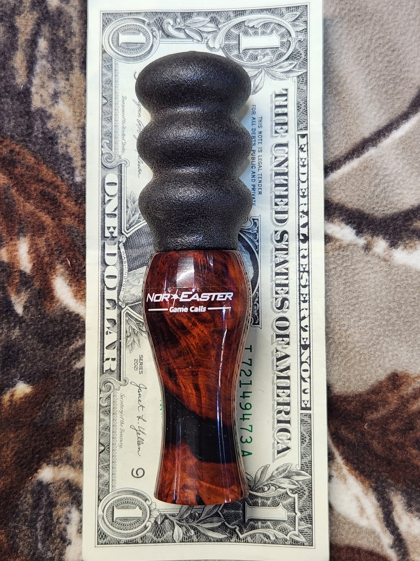 Blood wood burl with resin red squirrel call