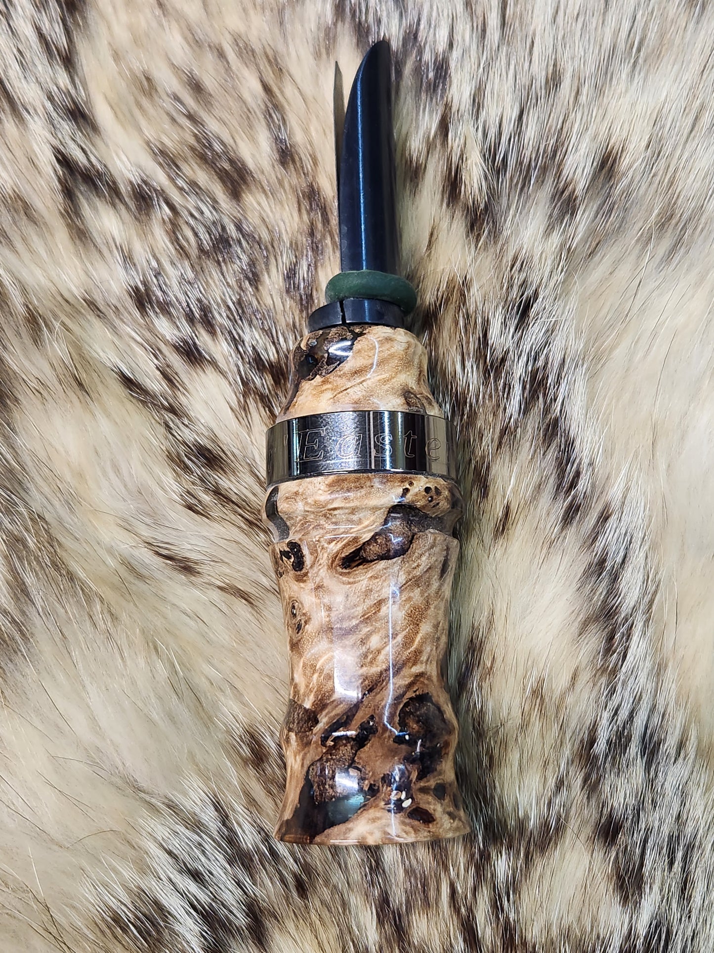 Mappa Burl Wood in blue resin Coyote call