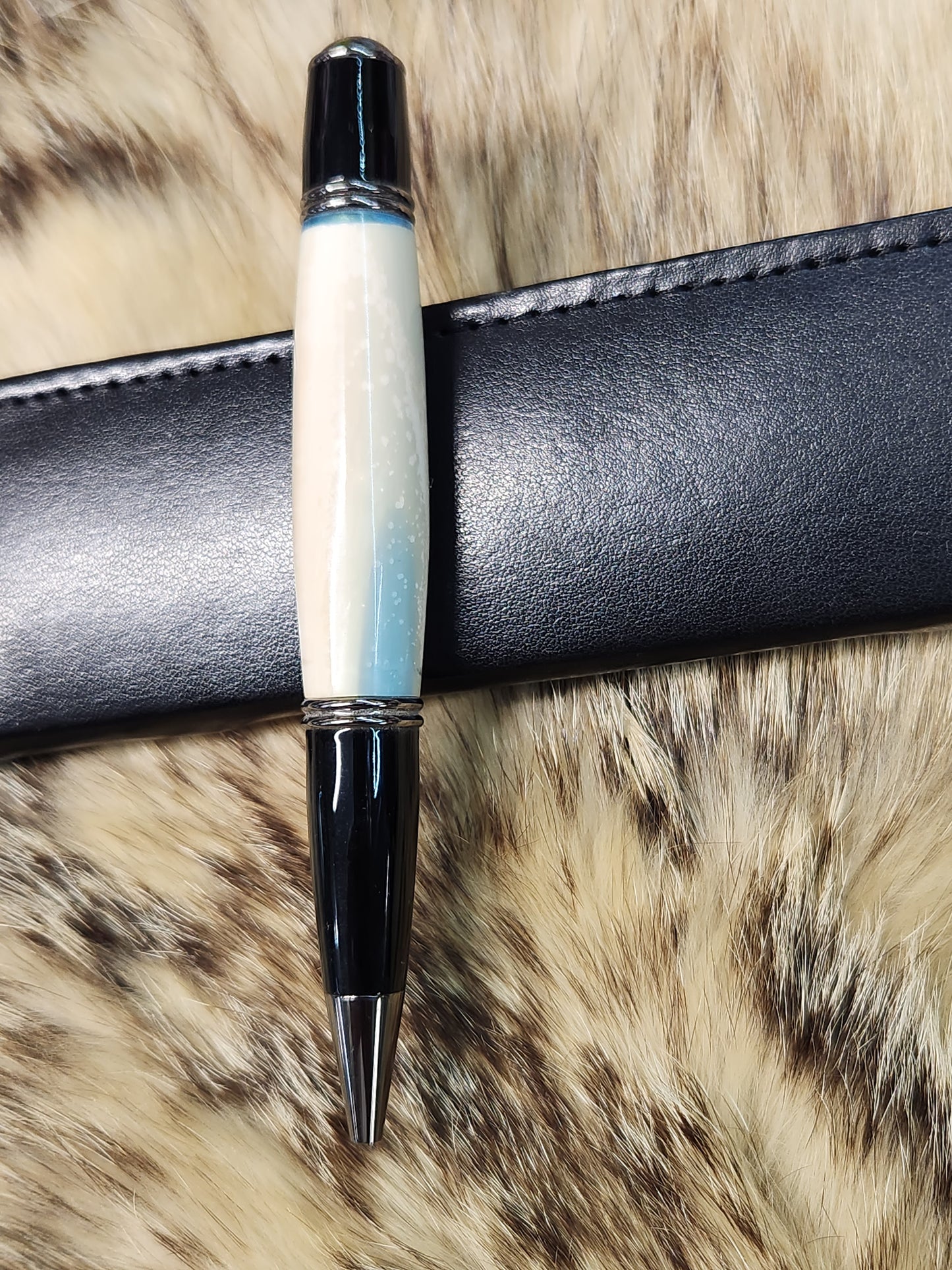 Gatsby style Pen Mammoth ivory in blue resin