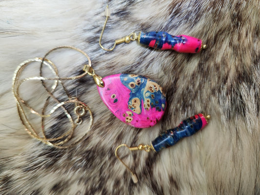 Yellow cedar burl dyed and stabilized neckless and earrings