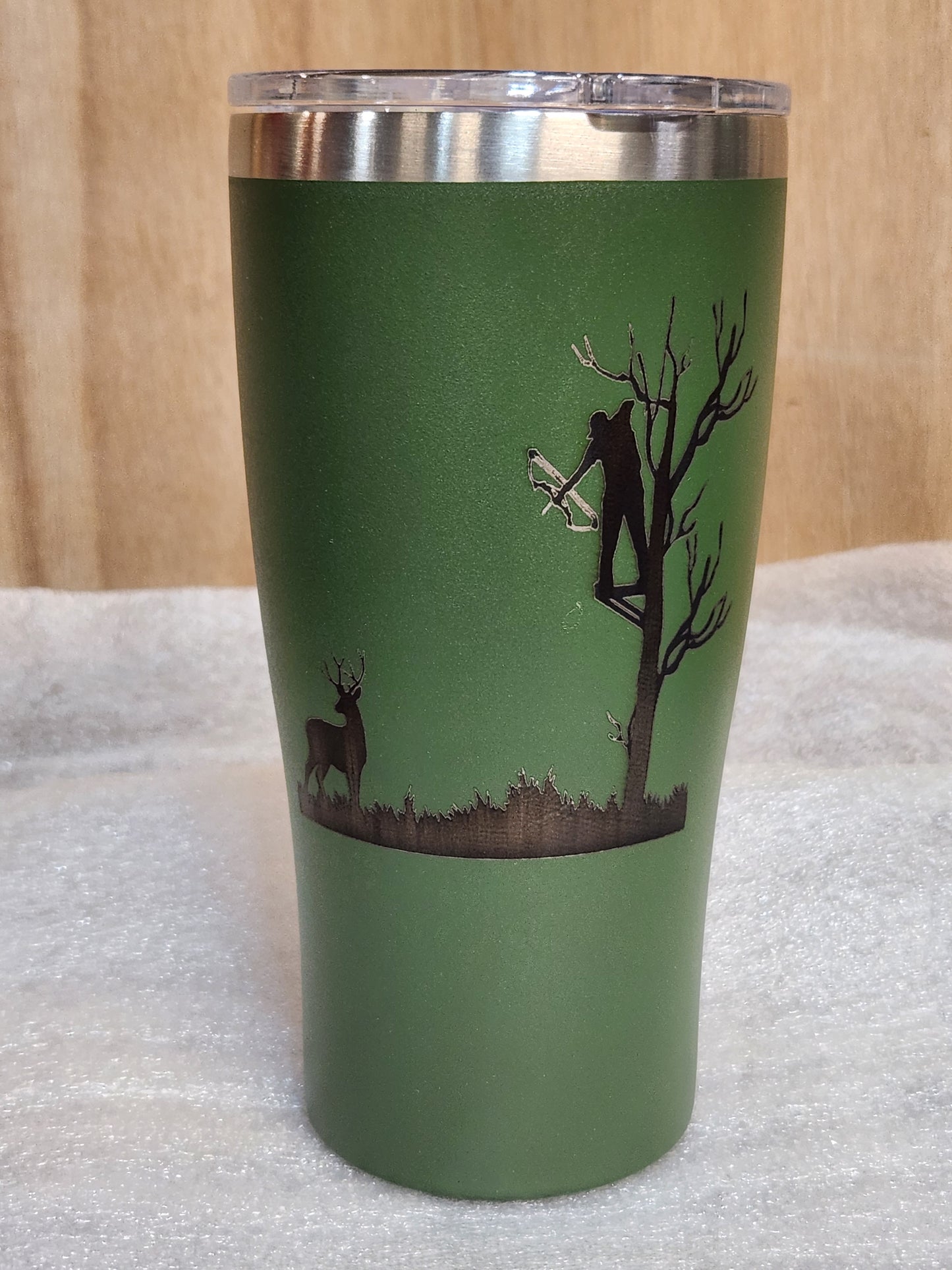 Bow hunting from tree stand 20 oz tumbler